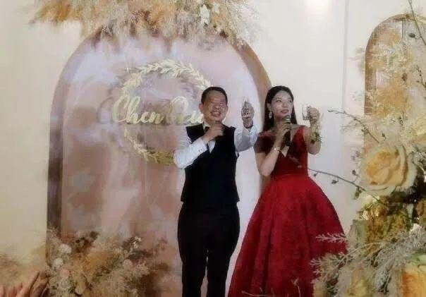 田朴珺|田朴珺第二？63岁董事长迎娶38岁妻子，还说是真爱......