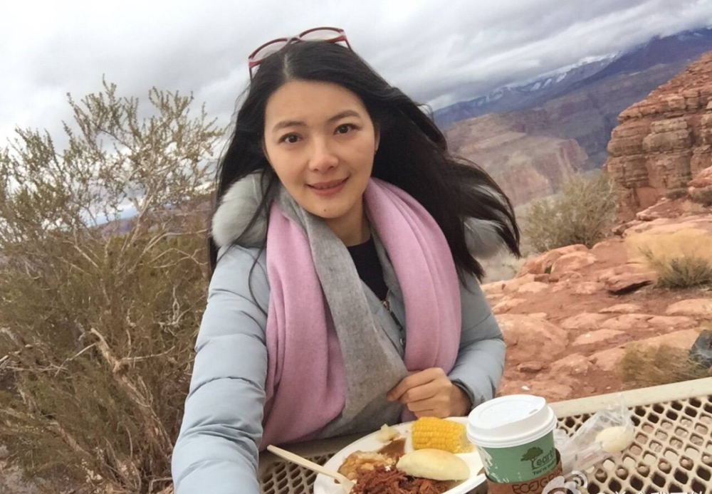 田朴珺|田朴珺第二？63岁董事长迎娶38岁妻子，还说是真爱......