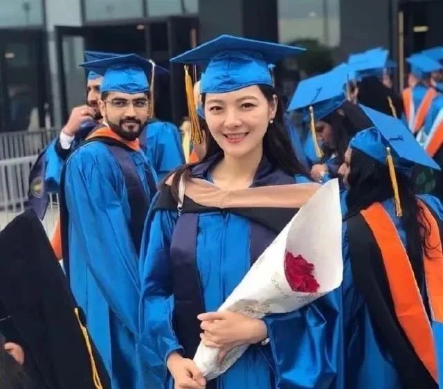 田朴珺|田朴珺第二？63岁董事长迎娶38岁妻子，还说是真爱......