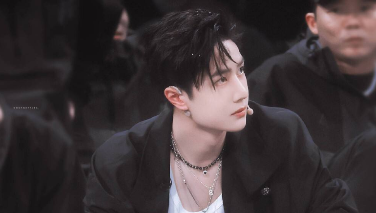 王一博|王一博摔车事件一再发酵，明星对“饭圈文化”的引导正在发生改变