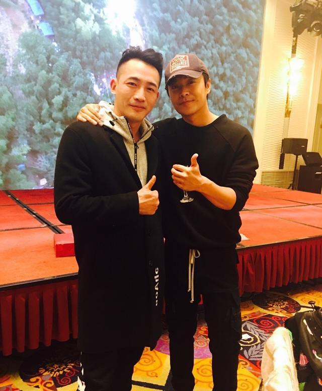 佟丽娅乌龙牵手门男主,演过《琅琊榜》,还和陈思诚在一起拍过戏