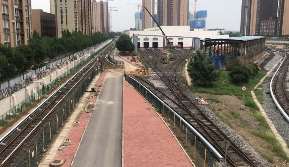 地铁|凌晨吵完深夜吵，居民喊话：请尽快加装隔音设施！