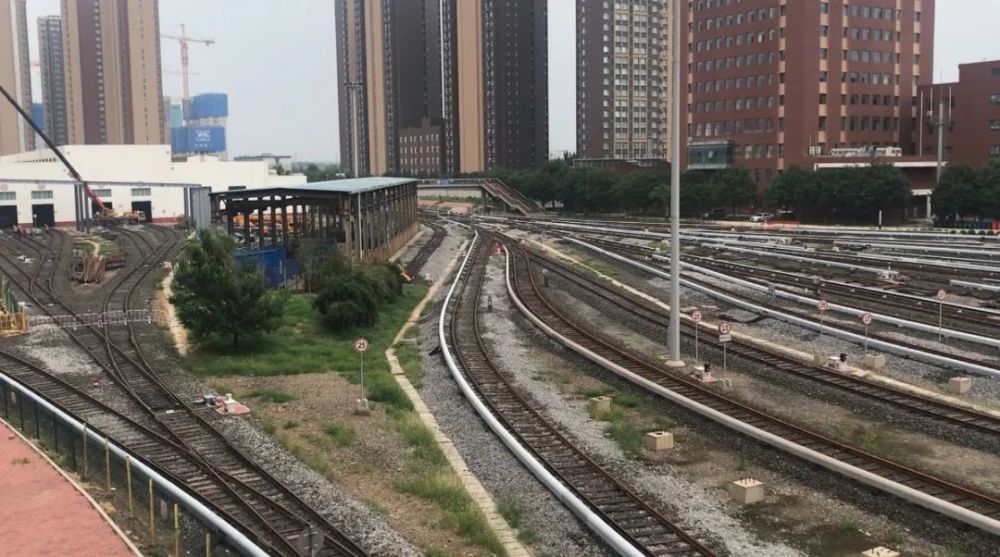 地铁|凌晨吵完深夜吵，居民喊话：请尽快加装隔音设施！