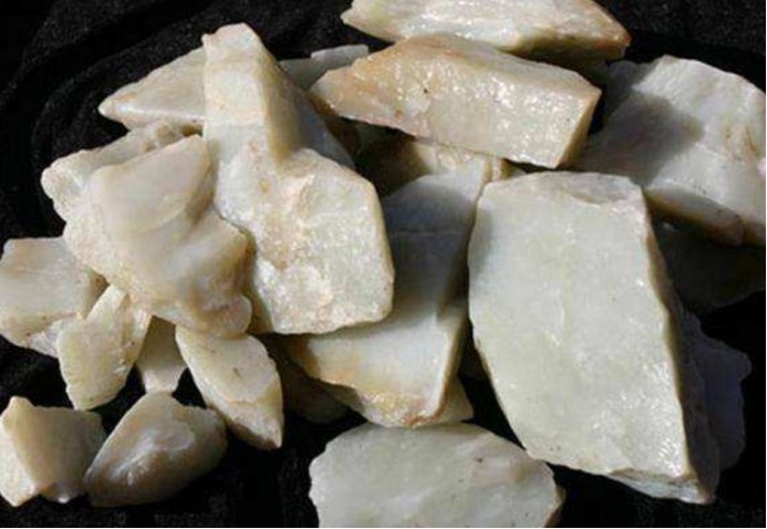 本以为籽料风险够大了,没想到山料才是真的玩心跳!