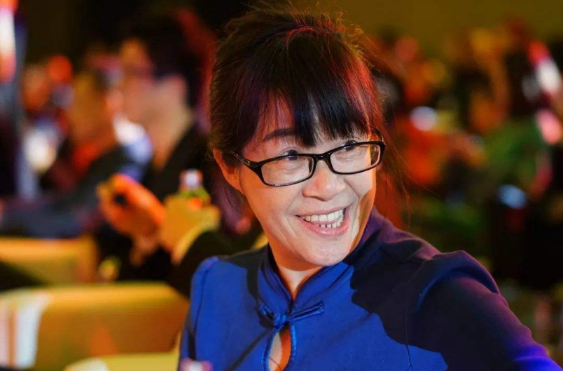 诺贝尔文学奖|美国女诗人获诺贝尔文学奖后，中国网友评论里，提到两位中国诗人