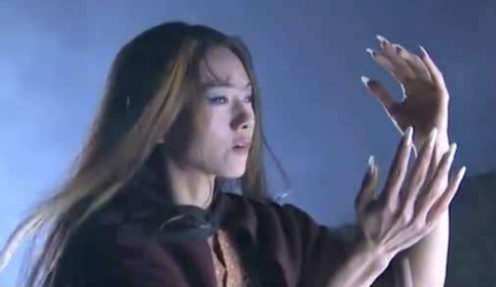 17年前杨丽萍为了钱出演《射雕英雄传》,意外成为"最美梅超风"