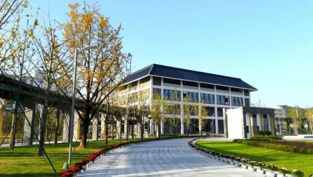郑栅洁回信勉励奉化中学师生