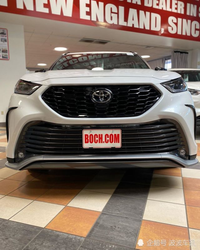 全新丰田汉兰达xse实拍前脸像灭霸采用很个性化的设计