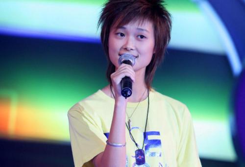 李宇春 音乐传唱度不高 为何她一直是 顶流 李宇春 超级女声