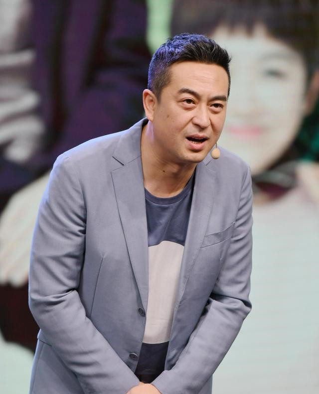 妻子是制片人亲妈干妈力捧18年却不红今改名后被张嘉译带火