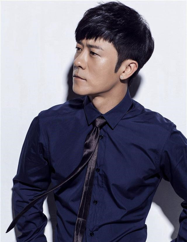 是个星二代,但是却很低调,从来都没有过什么绯闻,他的妻子叫杨雨辰