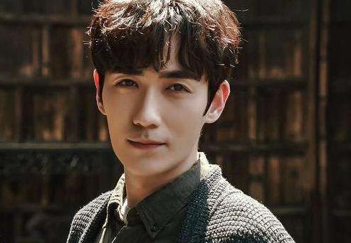 朱一龙|太疯狂！粉丝回踩泄露朱一龙隐私，录屏输身份证扒他“隐婚生子”