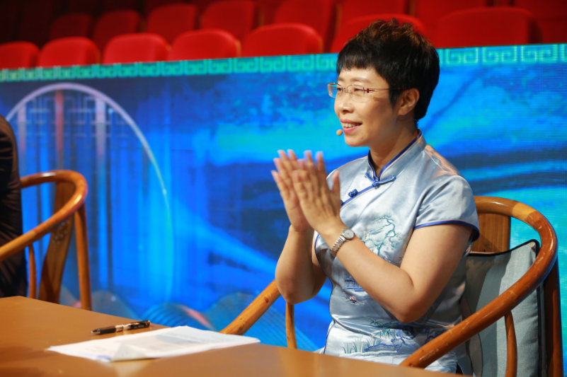 蒙曼|诗词大会蒙曼点评苏轼“蒌蒿满地芦芽短”，康震都接不上话，厉害