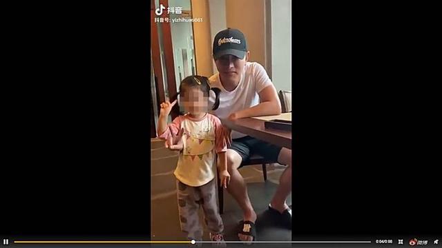 贾乃亮|网友在三亚饭店偶遇贾乃亮，突然提到女儿甜馨，贾乃亮脸色突变