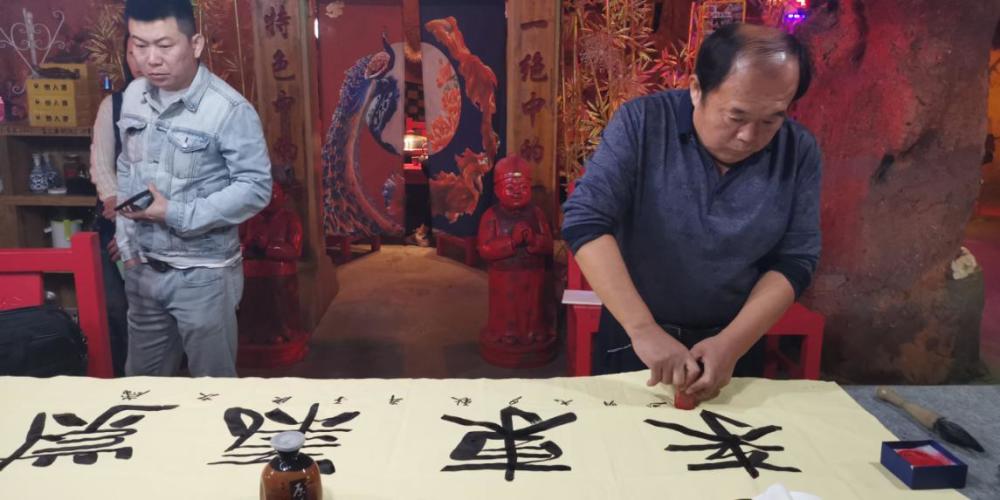 洞穴|洞穴，四季如歌