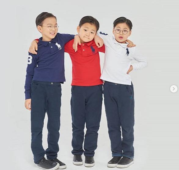 宋家三胞胎|宋家三胞胎近照身高暴涨，民国呆萌气质大变样，最帅大韩颜值下滑