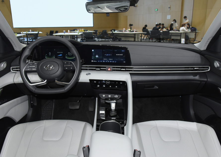 自动挡|21款伊兰特亮相，全面大升级，全系自动挡配大溜背，能否重振雄风