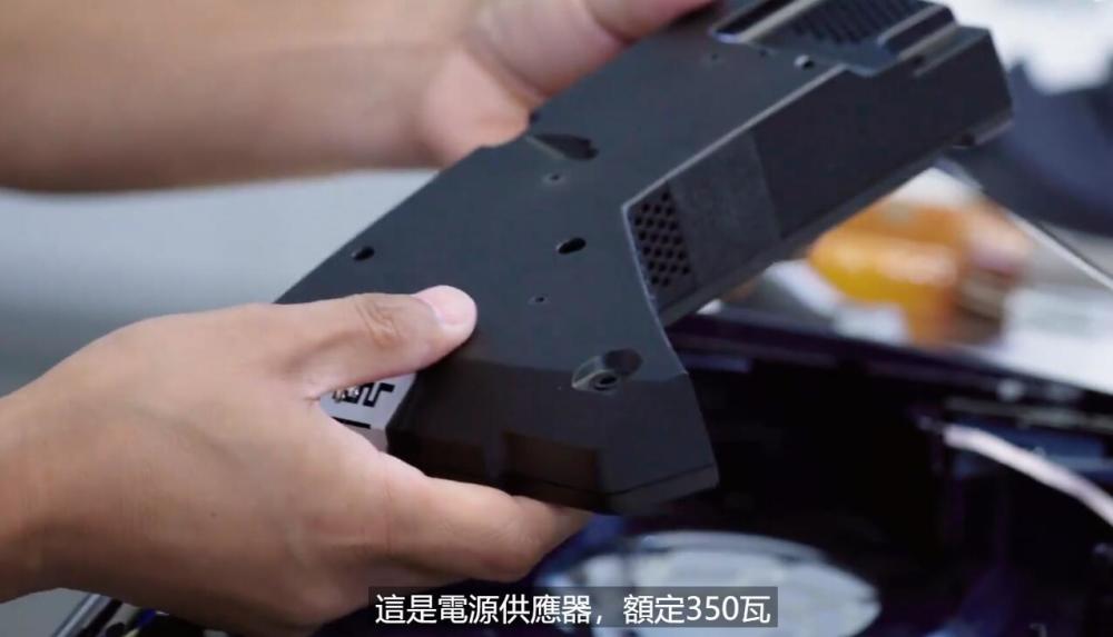 索尼官方公布PS5拆解视频：使用液金辅助冷却支持PCIe4.0 SSD_腾讯新闻