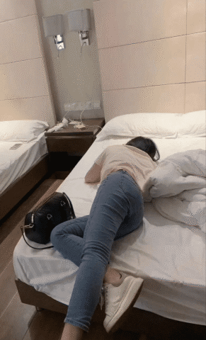 女同事喝醉了怎么办?