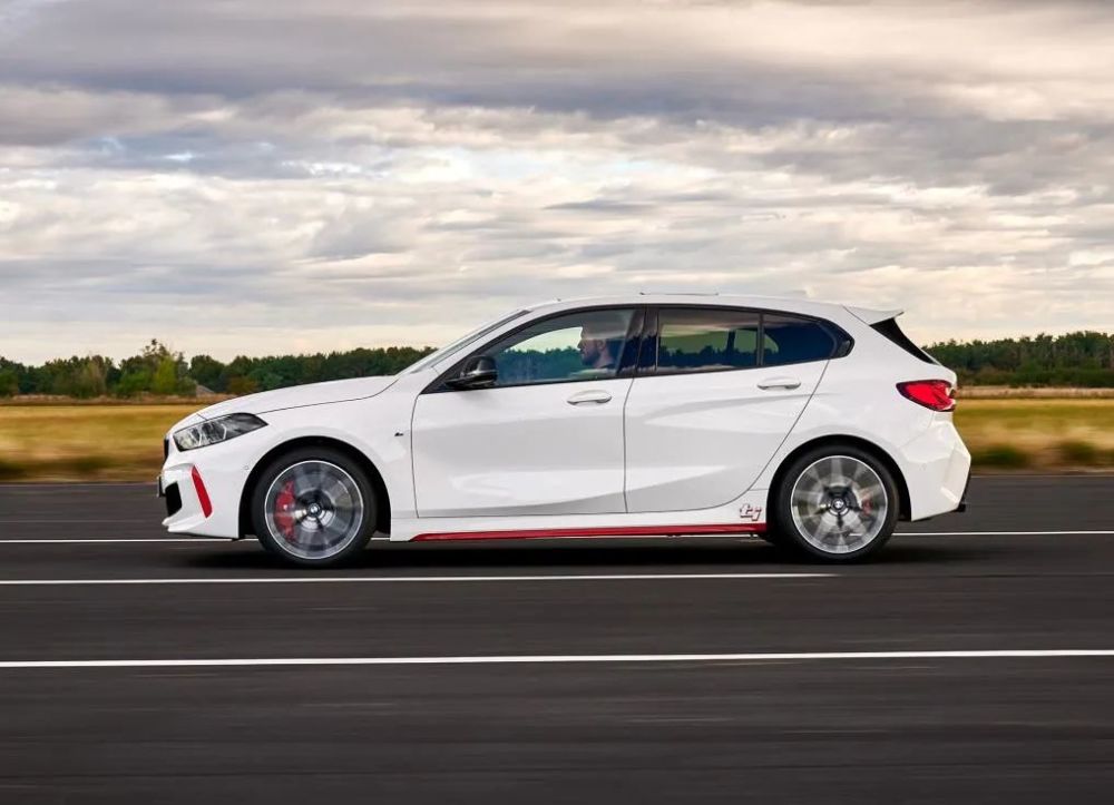 享受6 1秒破百的快感 宝马发布 精品小钢炮 腾讯新闻