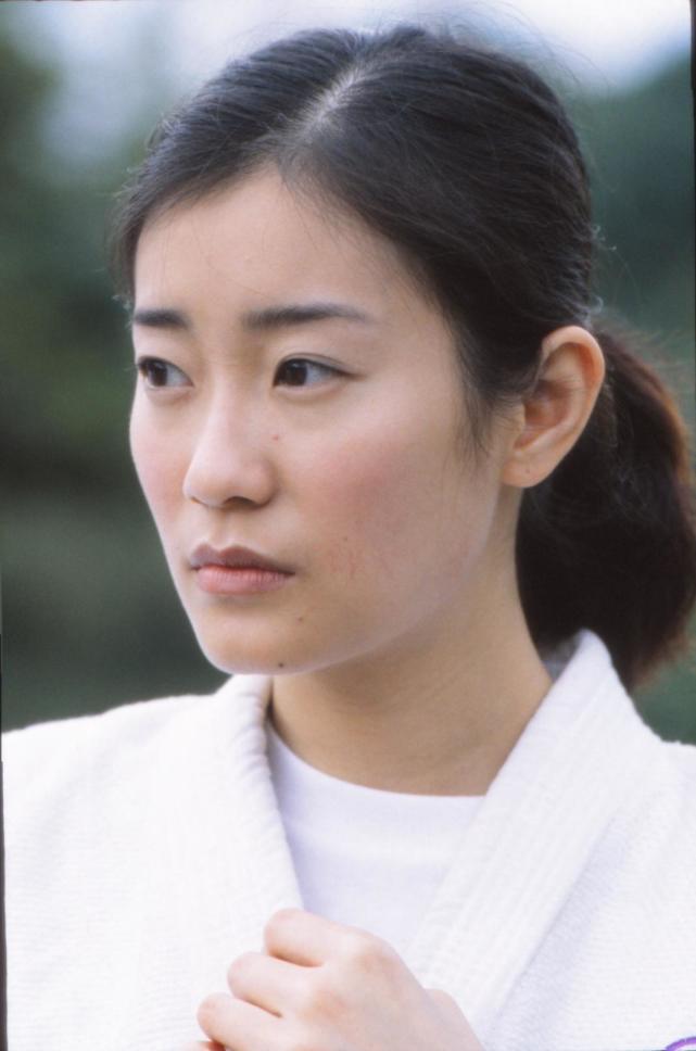 她曾拒绝过谢霆锋也曾和袁咏仪结仇如今成为阔太生活优渥