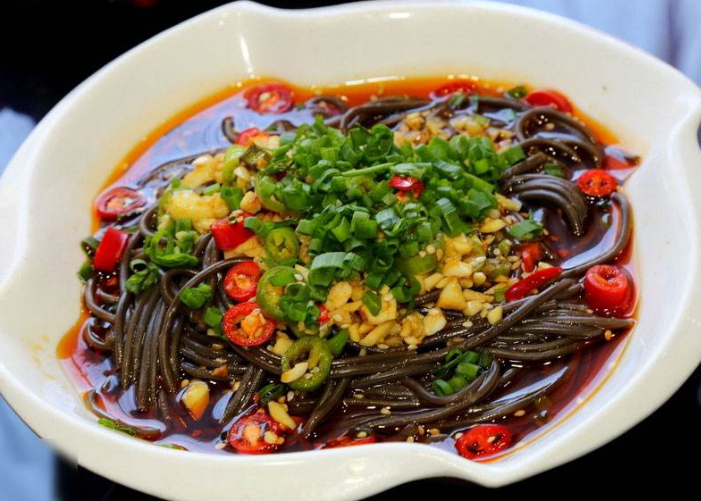 好吃的酸辣凉拌粉丝,烹饪简单,美味营养,不错的居家美食