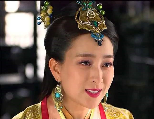 芈月传秦王原本要立赢华为太子而魏夫人却因私心亲手毁了儿子