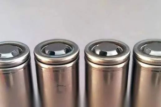 老千层饼了 特斯拉最新4680电池发布 model y续航或超660公里?