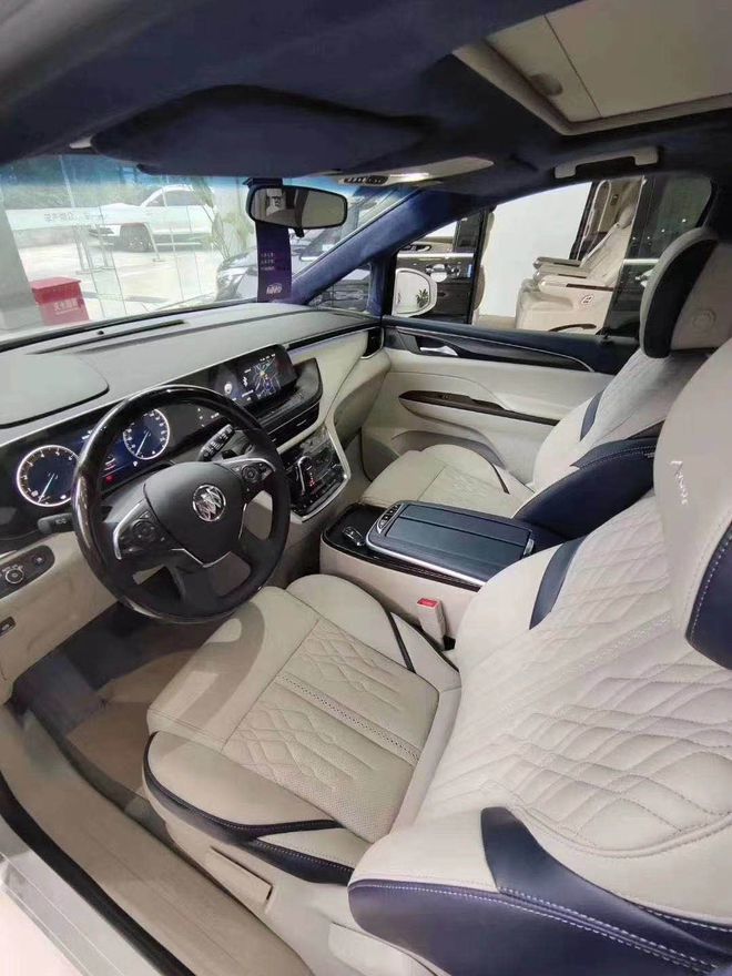 别克gl8的经典之作改装帝王蓝艾维亚_腾讯新闻