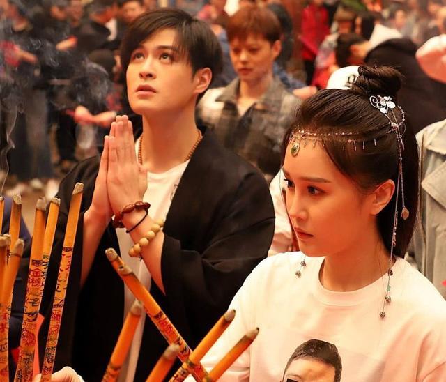 赵本山|赵本山大女儿近照曝光！身材肿胀样貌普通，和受宠小妹球球差别大