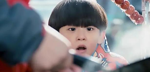 赵本山|赵本山大女儿近照曝光！身材肿胀样貌普通，和受宠小妹球球差别大