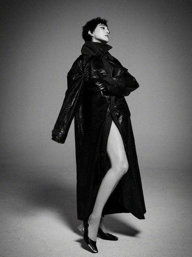 范冰冰|范冰冰再现范爷精彩，以国际范强势复出，高调亮相英国杂志封面