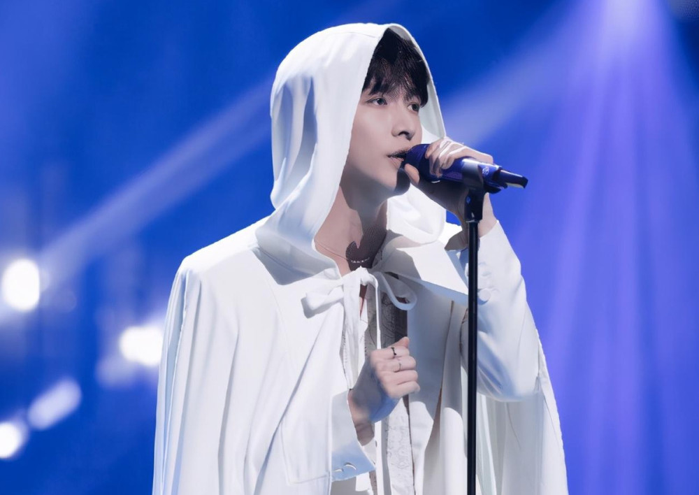 张艺兴|与肖战合作后，在生日时宣布自立门户建公司，他的野心到底有多大