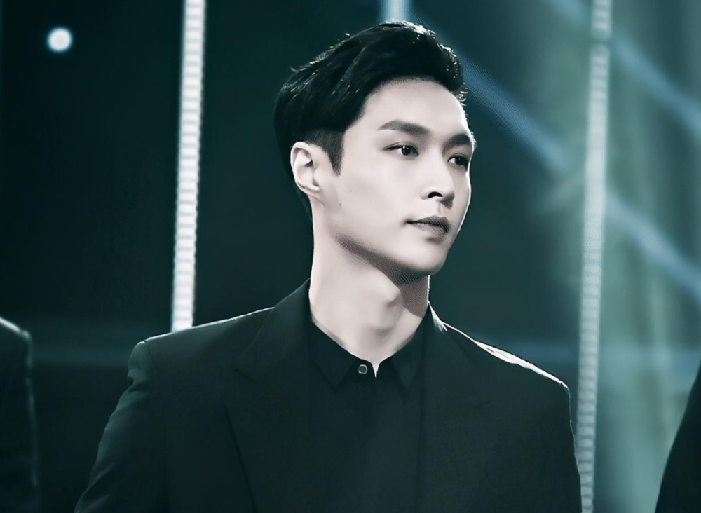 张艺兴|与肖战合作后，在生日时宣布自立门户建公司，他的野心到底有多大