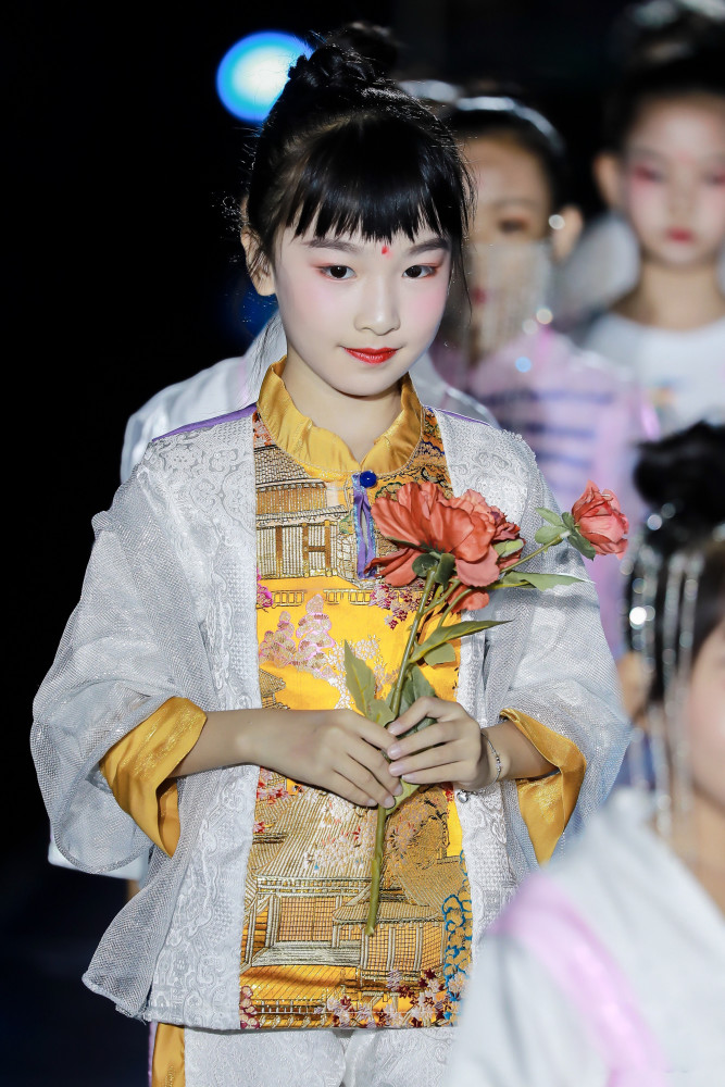 梦回唐潮|古阿新“梦回唐潮” 挺进西安环球少儿模特大赛