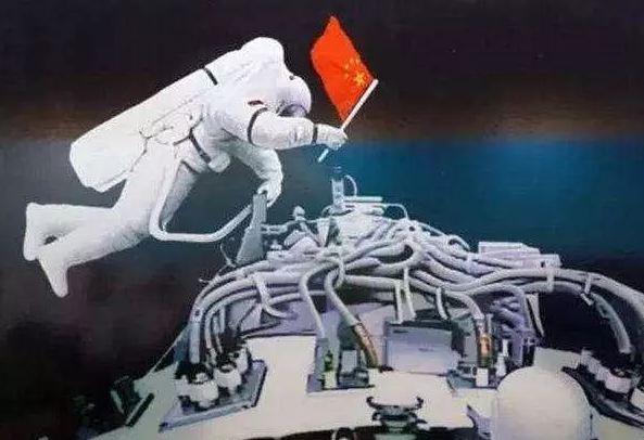 太空|杨利伟上太空前，为什么要装备一把枪？苏联的教训不能忘！