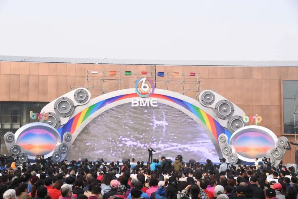 知名乐队|最后一天的音乐盛宴，不容错过！