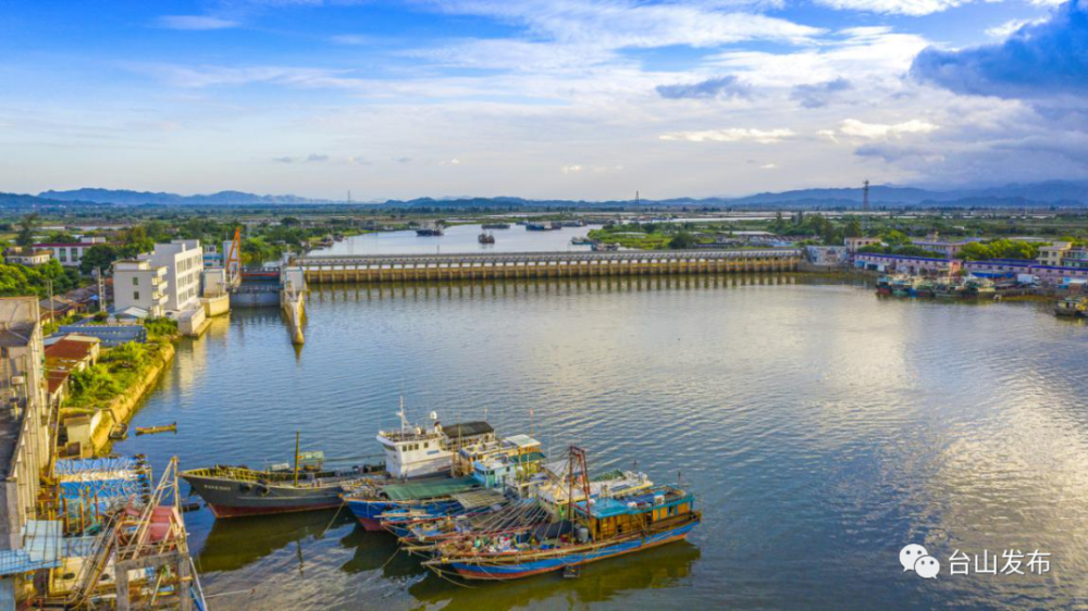 广海洋渡村 三是拓展第三产业,广海镇依托丰富海丝文化,海洋渔业资源