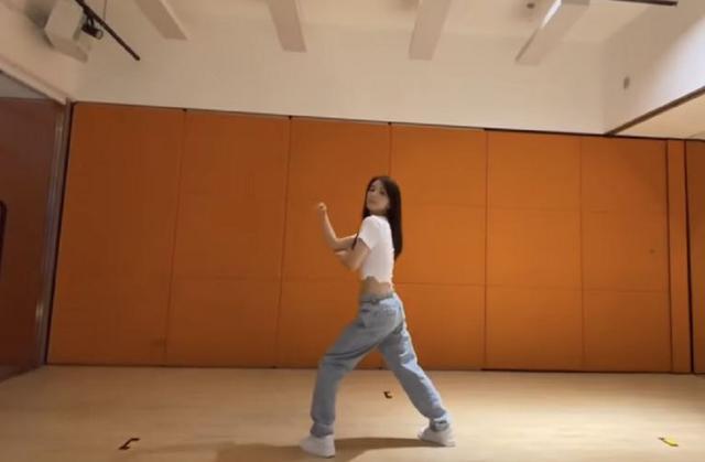 方媛|方媛带3岁大女儿理发，第一次剪发的郭咏希，乖巧懂事超配合