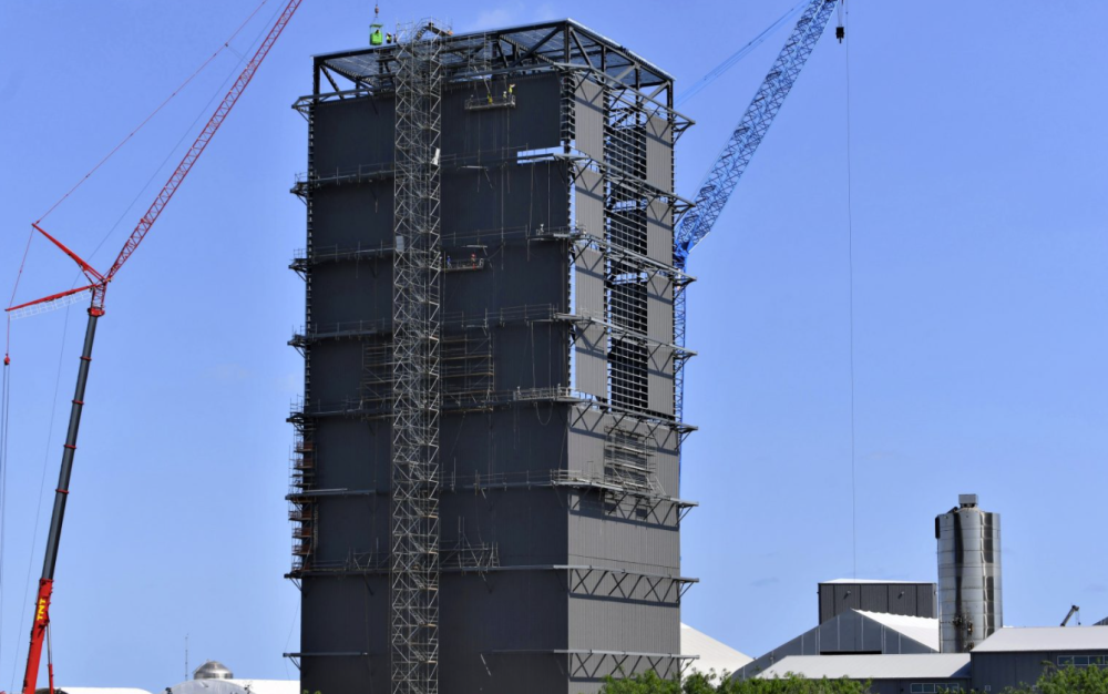 月球|星舰本身不能飞出大气，助推星舰的超重型火箭开始制造