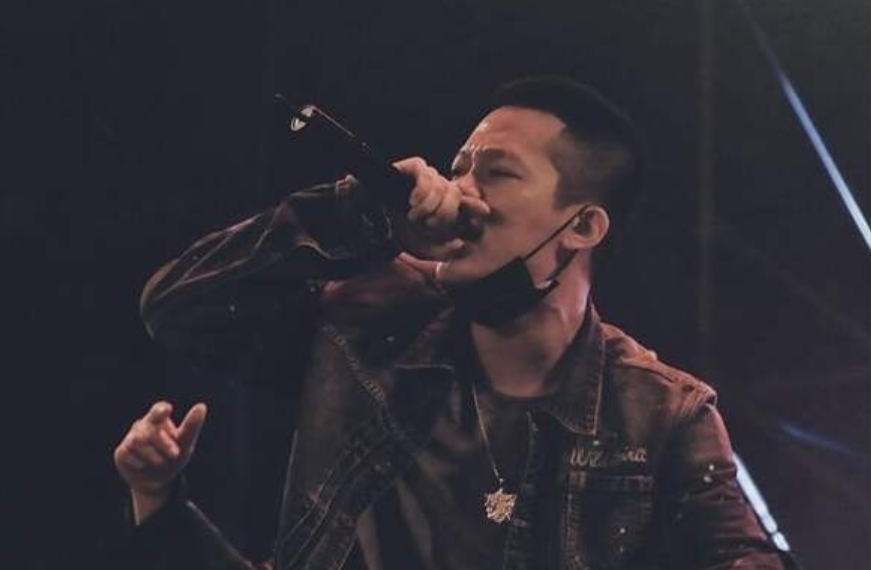 pgone|PGONE发布新歌MV，黄旭在其中露脸，大量水军刷好评是想复出？