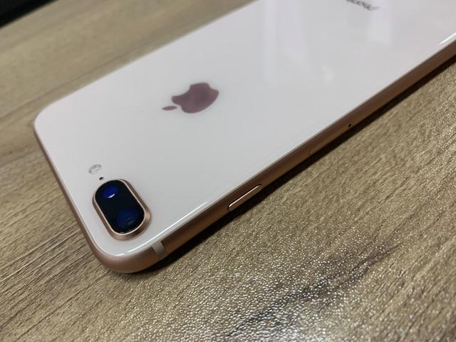 相信大家都知道,iphone8plus作為iphone7plus的常規升級款,只是把背面