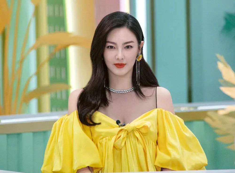 张雨绮|张雨绮花46万租别墅，黄圣依2亿零花钱，明星生活这么奢侈？