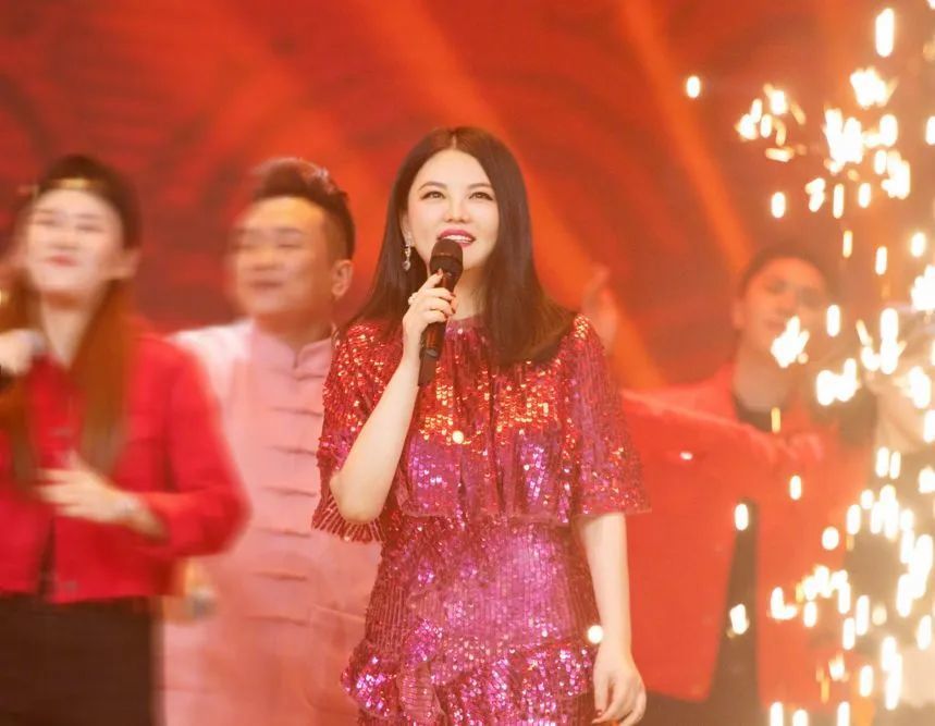 张雨绮|张雨绮花46万租别墅，黄圣依2亿零花钱，明星生活这么奢侈？