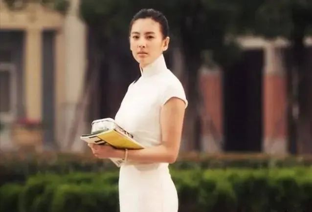 张雨绮|张雨绮再爆金句：“卡里有钱不需要理智”，豪爽性格圈粉无数！