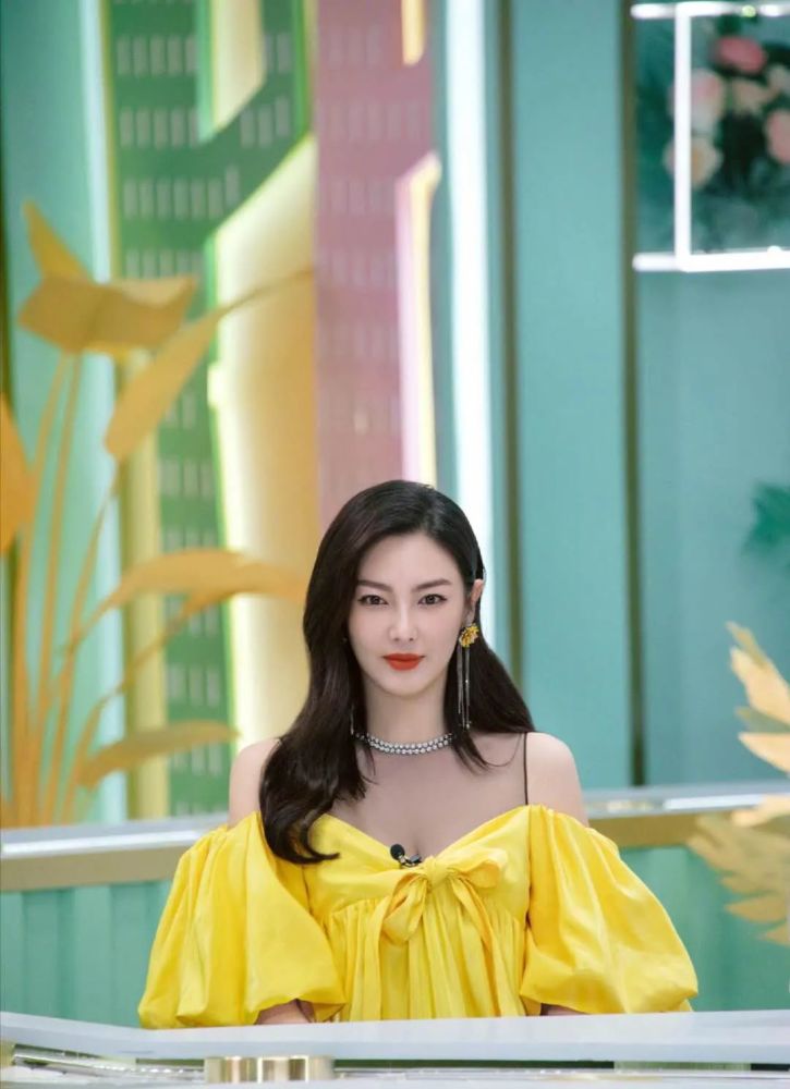 张雨绮|张雨绮再爆金句：“卡里有钱不需要理智”，豪爽性格圈粉无数！