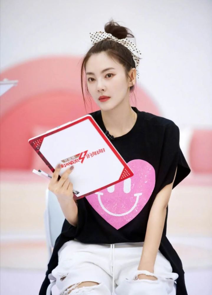 张雨绮|张雨绮再爆金句：“卡里有钱不需要理智”，豪爽性格圈粉无数！