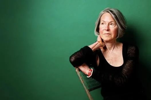 诺贝尔文学奖|77岁女诗人爆冷拿诺奖，却只配用“安全”来形容？