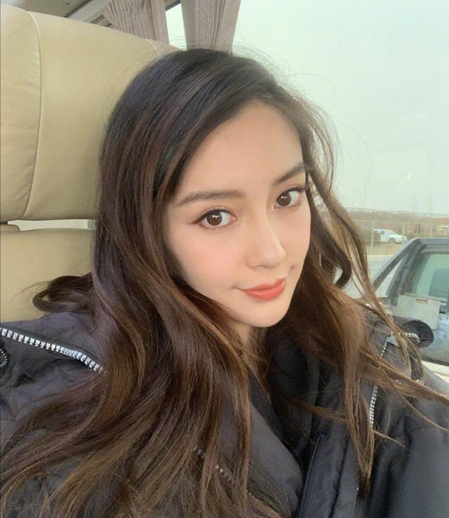 angelababy|baby新封面曝光，精致似洋娃娃，网友辣评：好美，但不像她