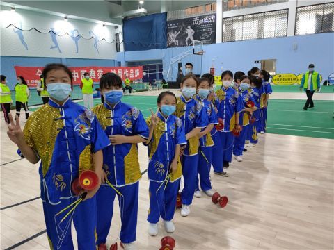 定慧里小学|北京空竹大比拼 海淀定慧里小学包揽集体一等奖、双人对抛项目冠亚军